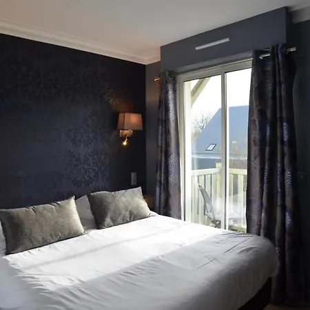 Augeval De Charme & Hotel 3*